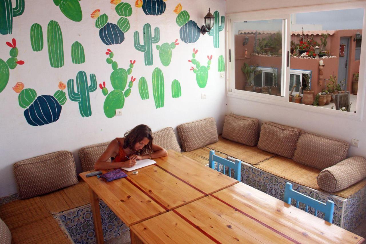 Ifni Surf Hostal Сиди Ифни Екстериор снимка
